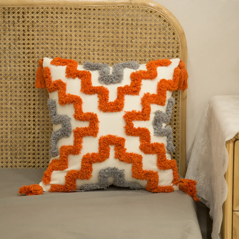 Decorative pillow with embroidery, cotton