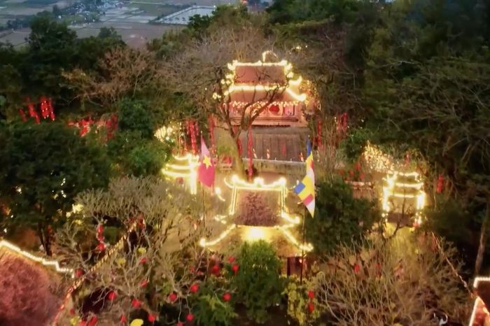 Trải nghiệm ngôi cổ tự nghìn năm tuổi dịp nghỉ lễ - Đài Phát thanh và truyền hình Hà Nội