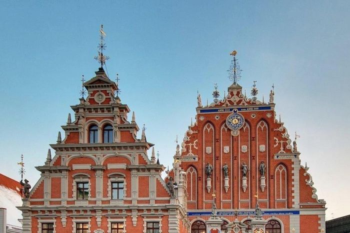 Vẻ đẹp đầy mê hoặc của khu phố cổ được ví như 'viên ngọc bên bờ biển Baltic' - Báo Tri thức &amp; Cuộc sống