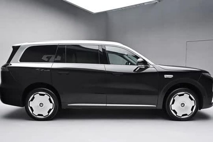 SUV hạng sang lớn hơn BMW X7, công suất 724 mã lực, giá gần 850 triệu đồng - Tạp chí Doanh Nghiệp Việt Nam