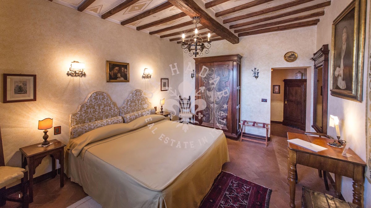 קסטלו דלי סטנדארדי (Castello degli Stendardi) — 35