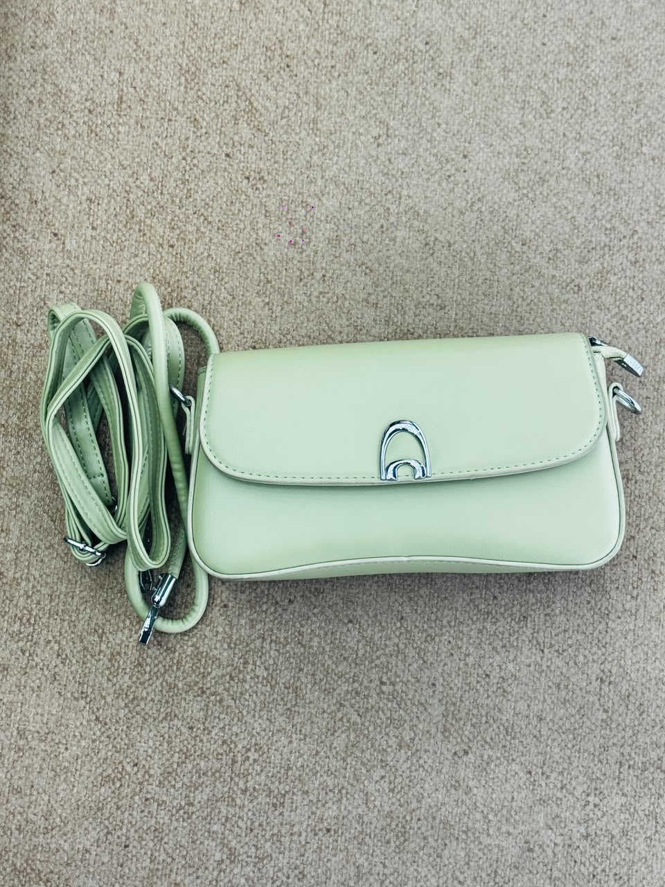 Item 1 - Ladies Bag Olive