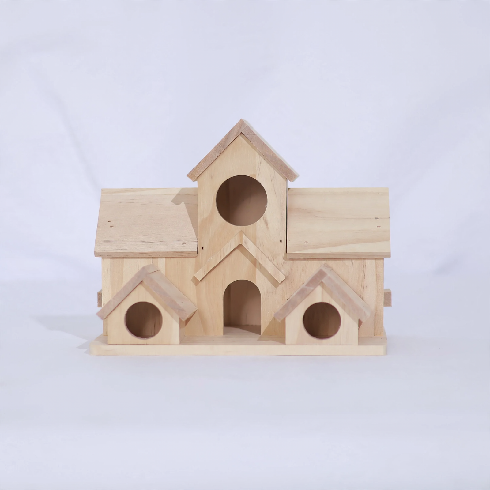 Vogelhaus aus Kiefernholz im Landhausstil