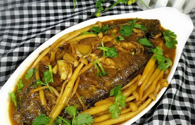 Cá Bơn Sốt Nấm Kim Châm