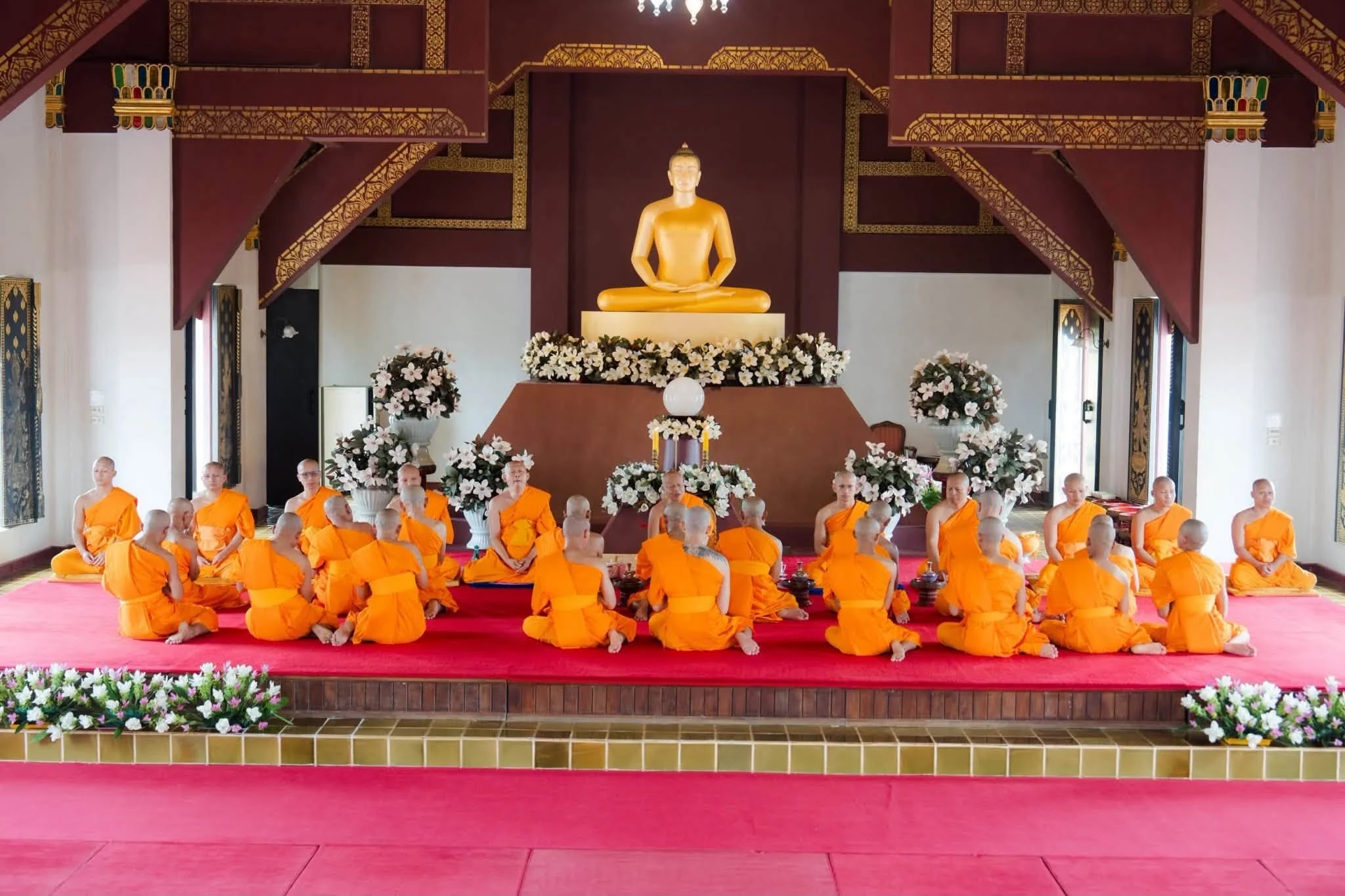 ภาพประกอบ วันนี้บวชพระเข้าพรรษา 19 รูป ซึ่งจะได้อยู่จำพรรษาที่วัดบ้านขุน และอีกหลาย ๆ วัดบนดอย ที่พระวัดบ้านขุนได้กระจายไปทำหน้าที่เผยแผ่พระศาสนากันตามที่ต่าง ๆๆๆ