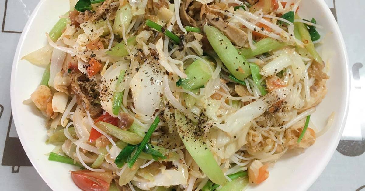 Bún gạo xào tập tàng