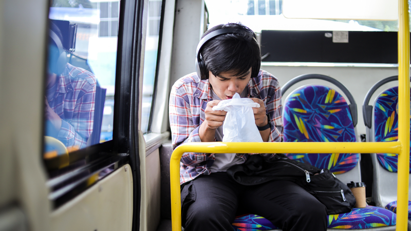 Người dễ bị say tàu xe có thể uống một ít nước chanh gừng để giảm cảm giác buồn nôn