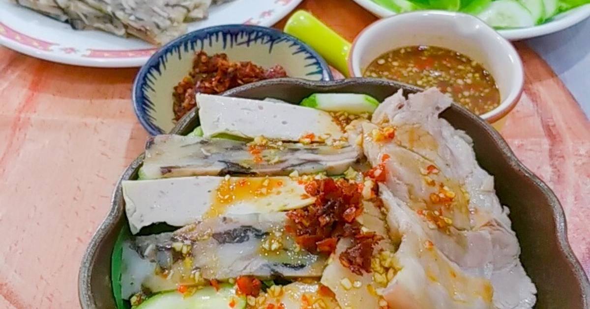 Bún mắm nêm thịt heo,chả lụa và chả thủ