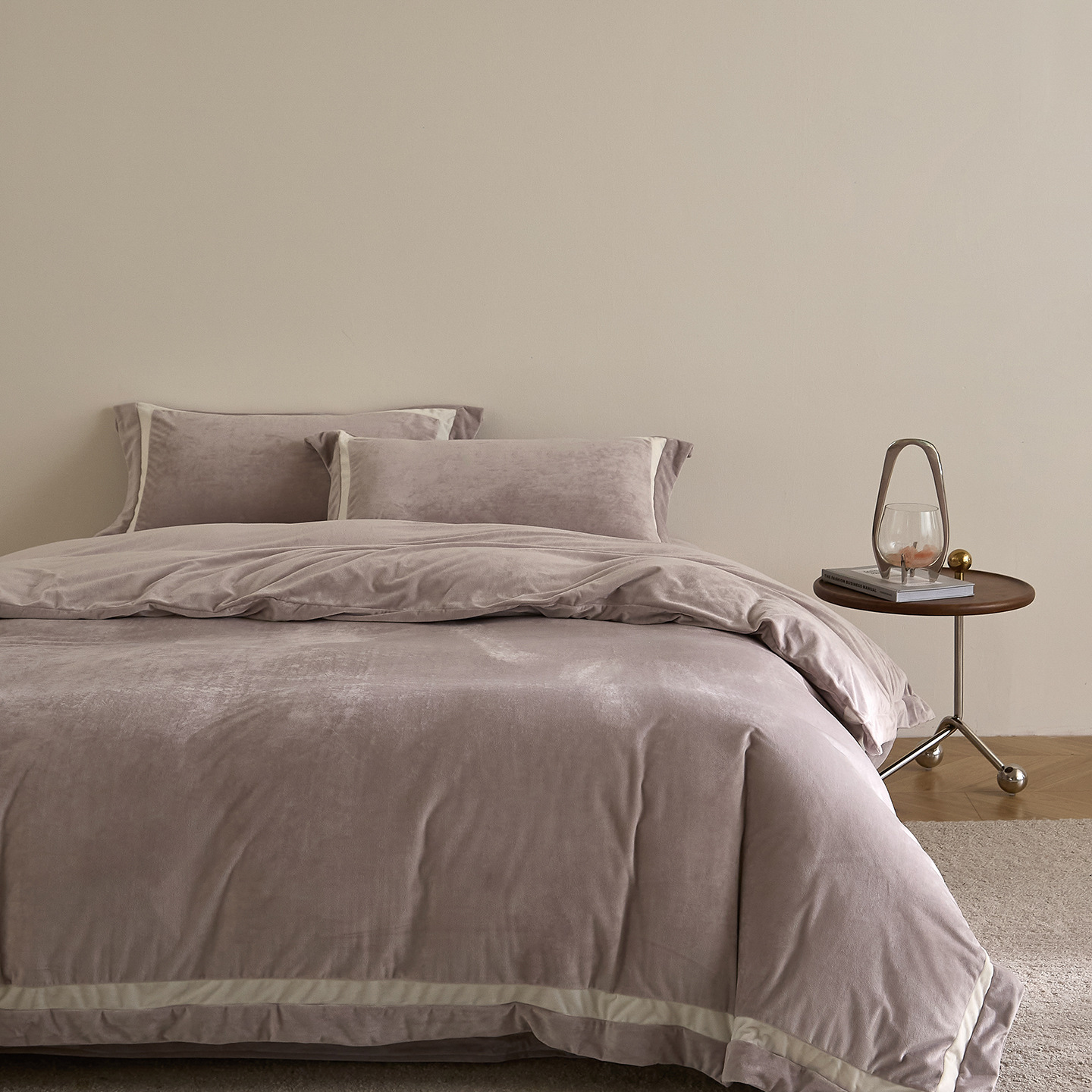 Warm 4-piece bedding set made of baby fleece