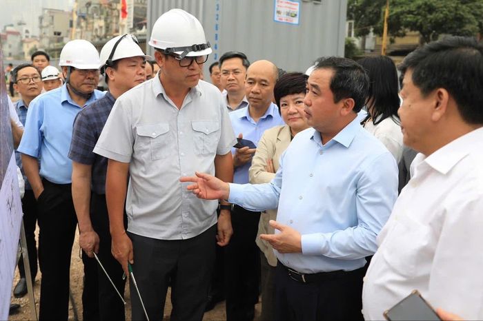 Bí thư Thành ủy Hà Nội kiểm tra tiến độ các dự án nhà tái định cư - Đài Phát thanh và truyền hình Hà Nội