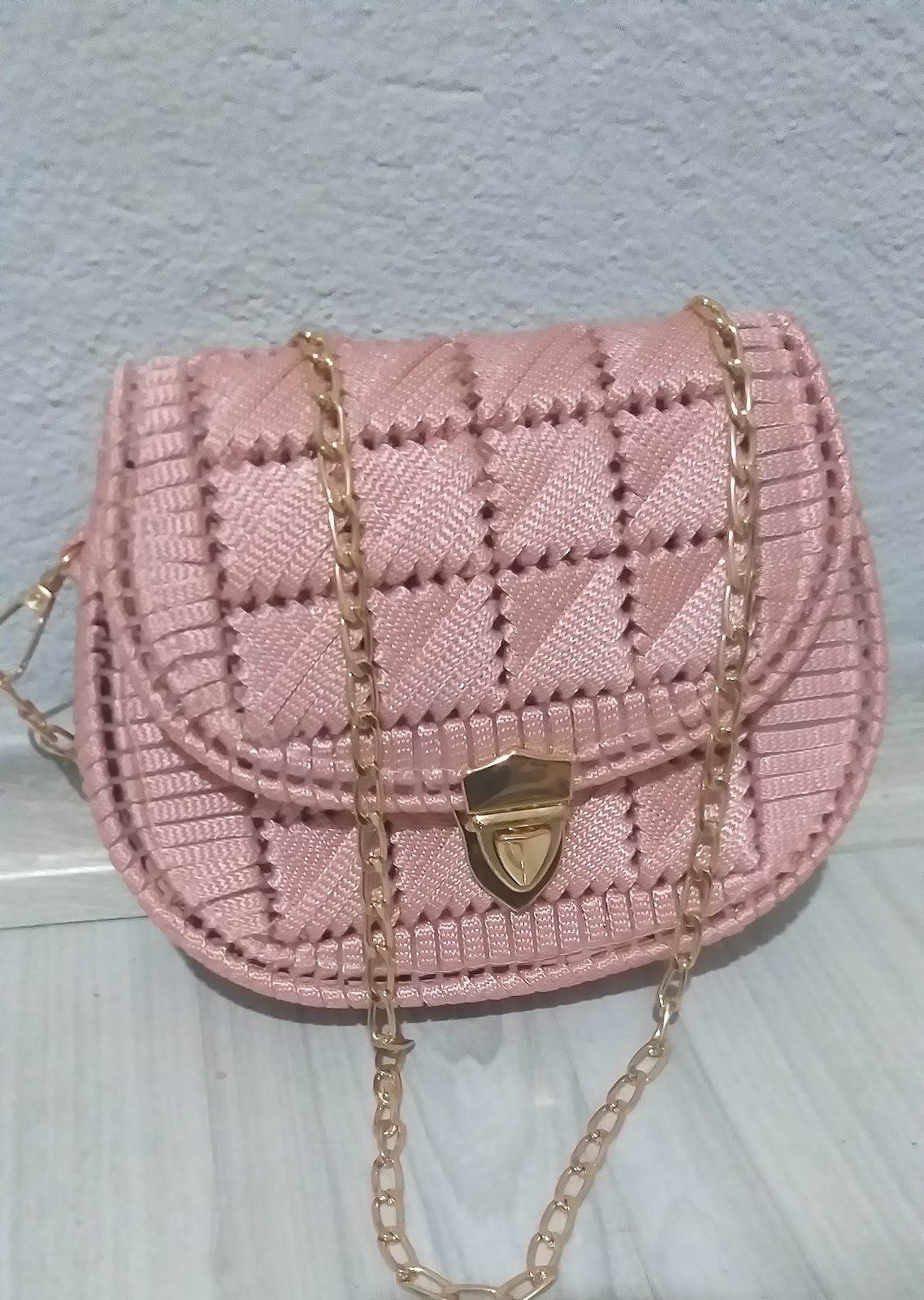 Pudra Pembesi Kedi Model