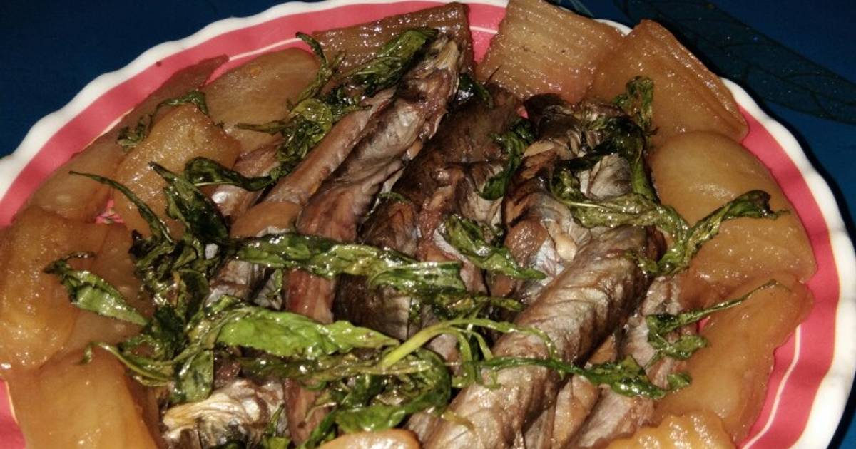 Cá bống kèo kho củ cải trắng