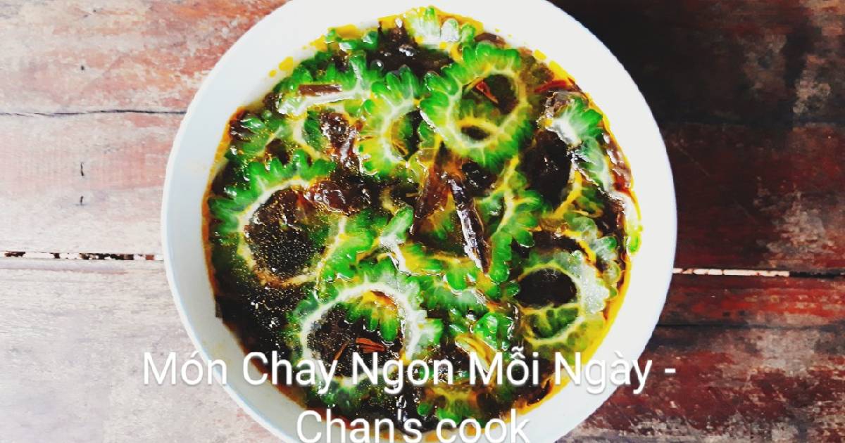 Canh mướp đắng nấu rong biển chay