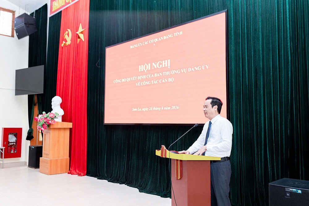 Đảng ủy các cơ quan Đảng tỉnh công bố Quyết định chuẩn y công tác cán bộ tại Trường Đại học Tây Bắc