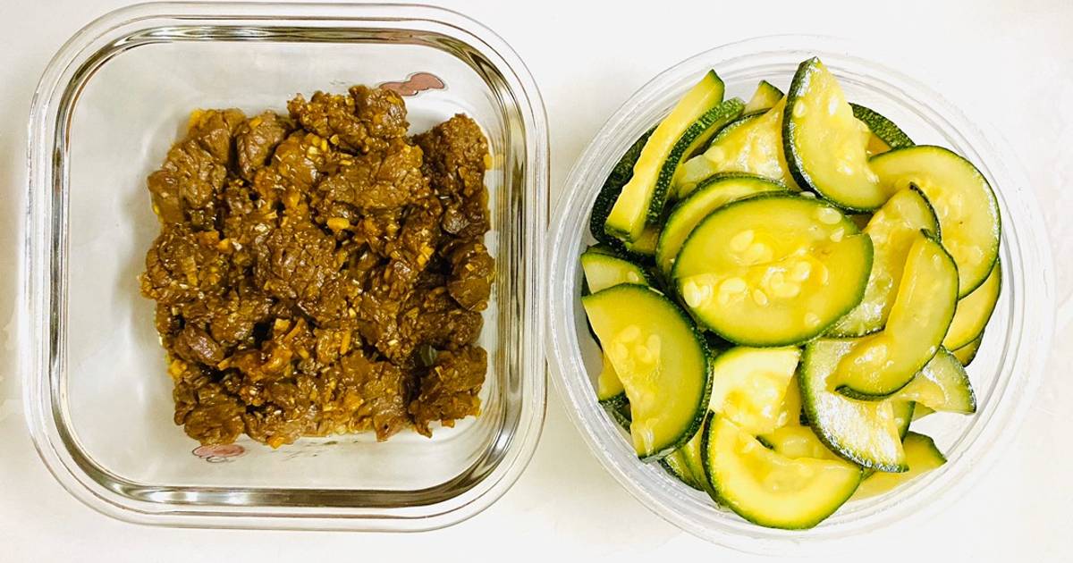 Thịt bò xào sả nghệ & bí ngòi xào