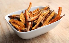 Món snack khoai lang nướng thơm, ngon, giòn tan và lạ mắt đã được hoành thành rồi đấy!