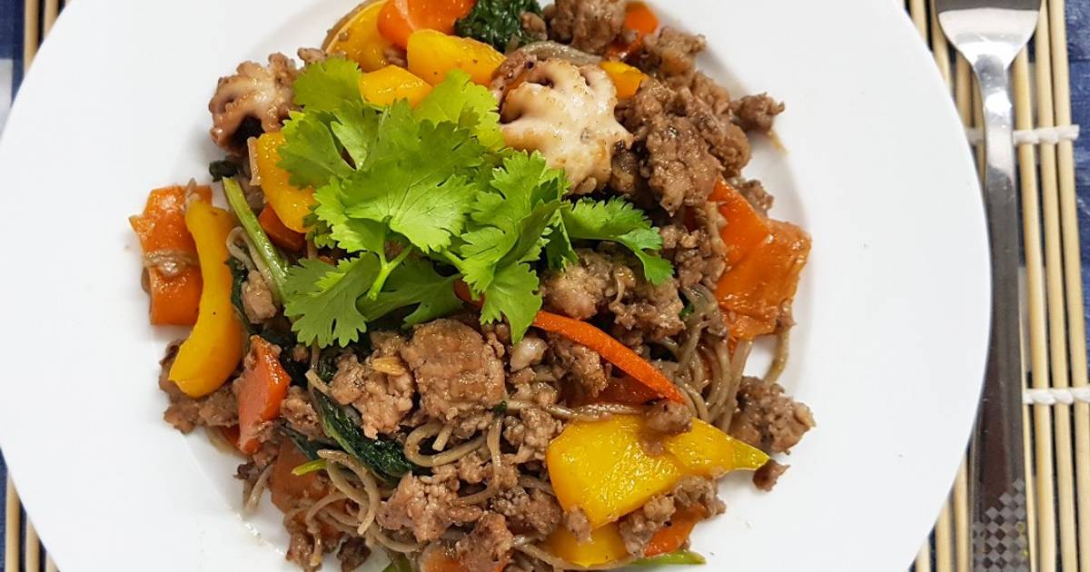 Mì mè đen xào ngũ sắc
