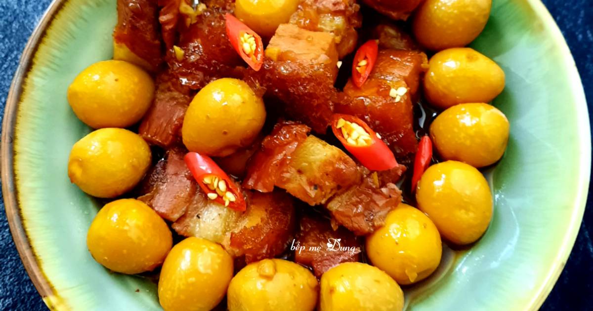 Thịt heo quay kho trứng cút