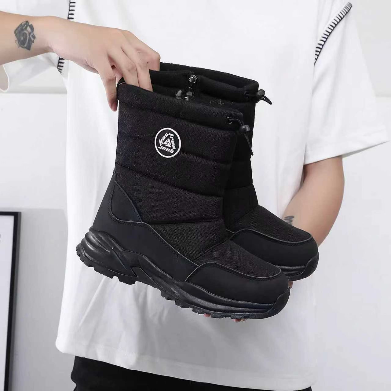 Insulated Men's Winter Boots, water-repellent