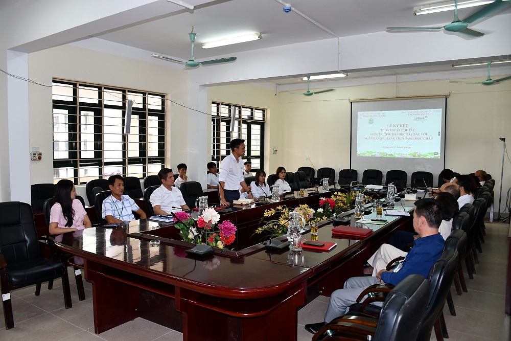 Lễ ký kết hợp tác giữa Trường Đại học Tây Bắc với Ngân hàng TMCP Lộc Phát Việt Nam (LPBank) - Chi nhánh Mộc Châu