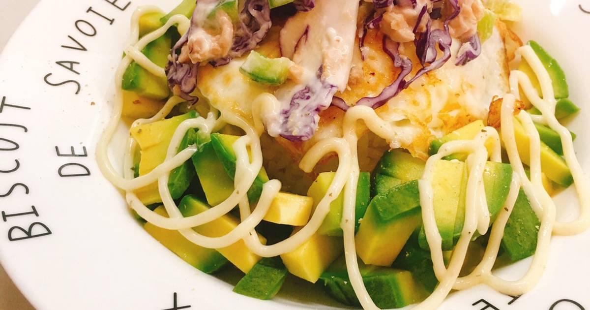 Salad bơ cá ngừ trứng