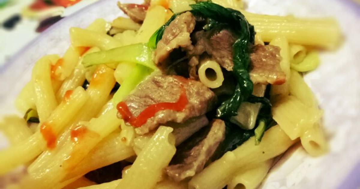 Nui xào bò