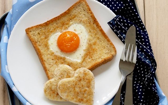 Bánh Mì Trứng Hình Trái Tim