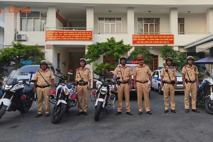 CSGT TP HCM xuất quân đảm bảo TTATGT suốt kỳ nghỉ lễ - Báo Tri thức &amp; Cuộc sống
