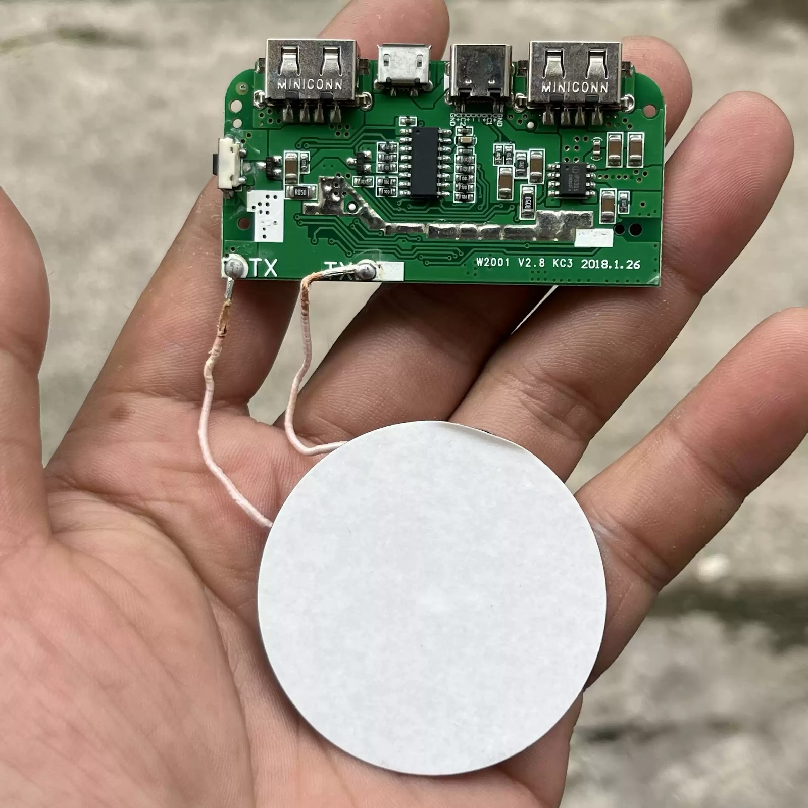 Digital display wireless charging module, 5V 2.4A, dual USB output