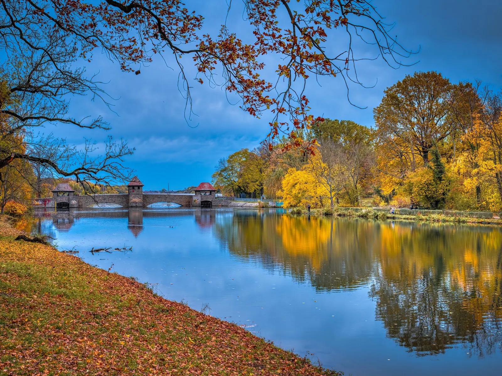 Autumn Lake And Stone Bridge - Landscape Photography 8K Wallpaper (8221x6166)