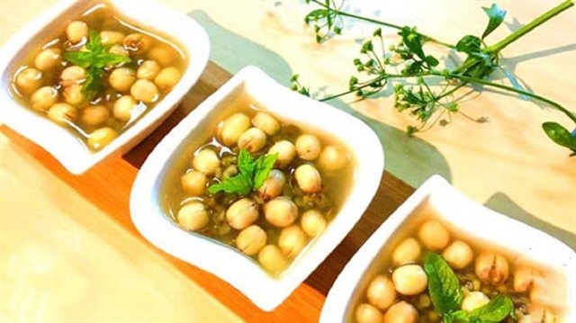 Chè Đậu Xanh Hạt Sen Mát Ngọt