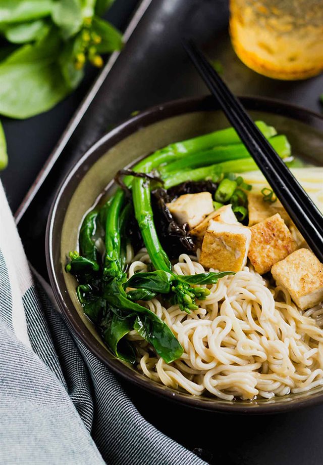 Mì Ramen Nấu Đậu Hũ Và Tương Miso