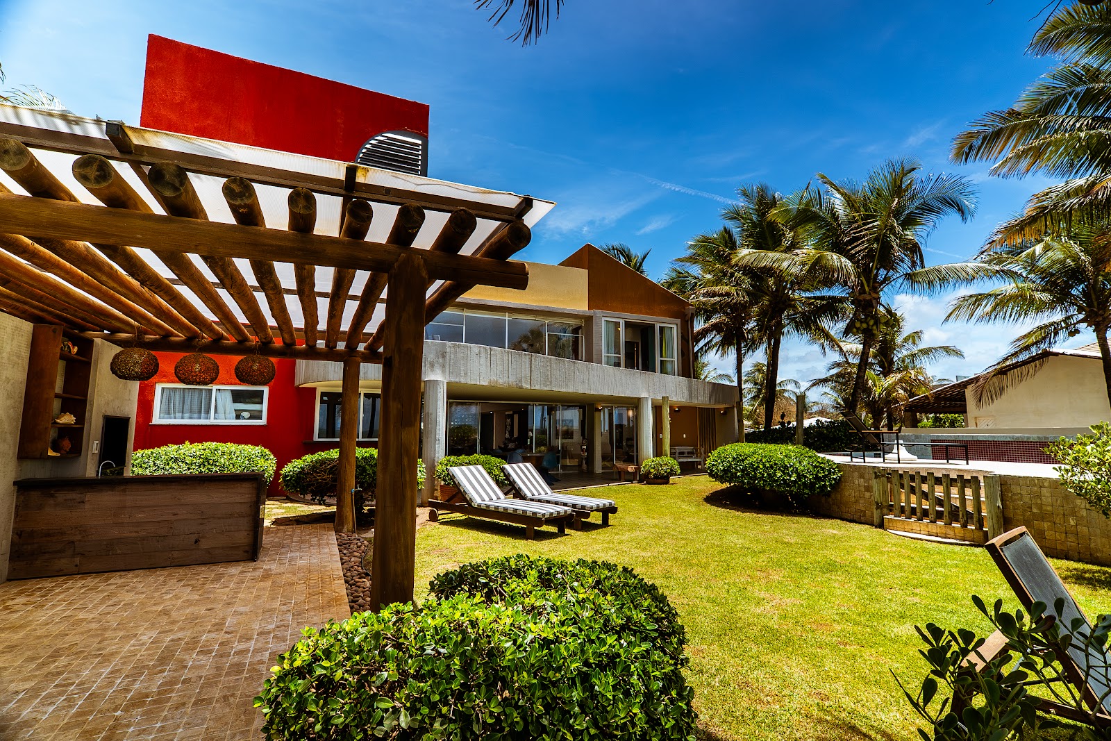Casa Beira-mar TripRosso | 06 suítes | Guarajuba - BA 3