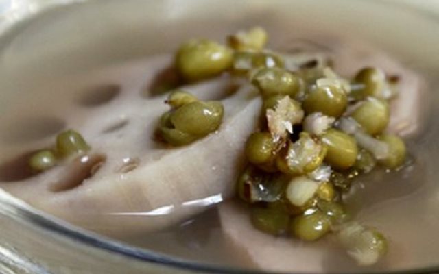 Chè Đậu Xanh Củ Sen