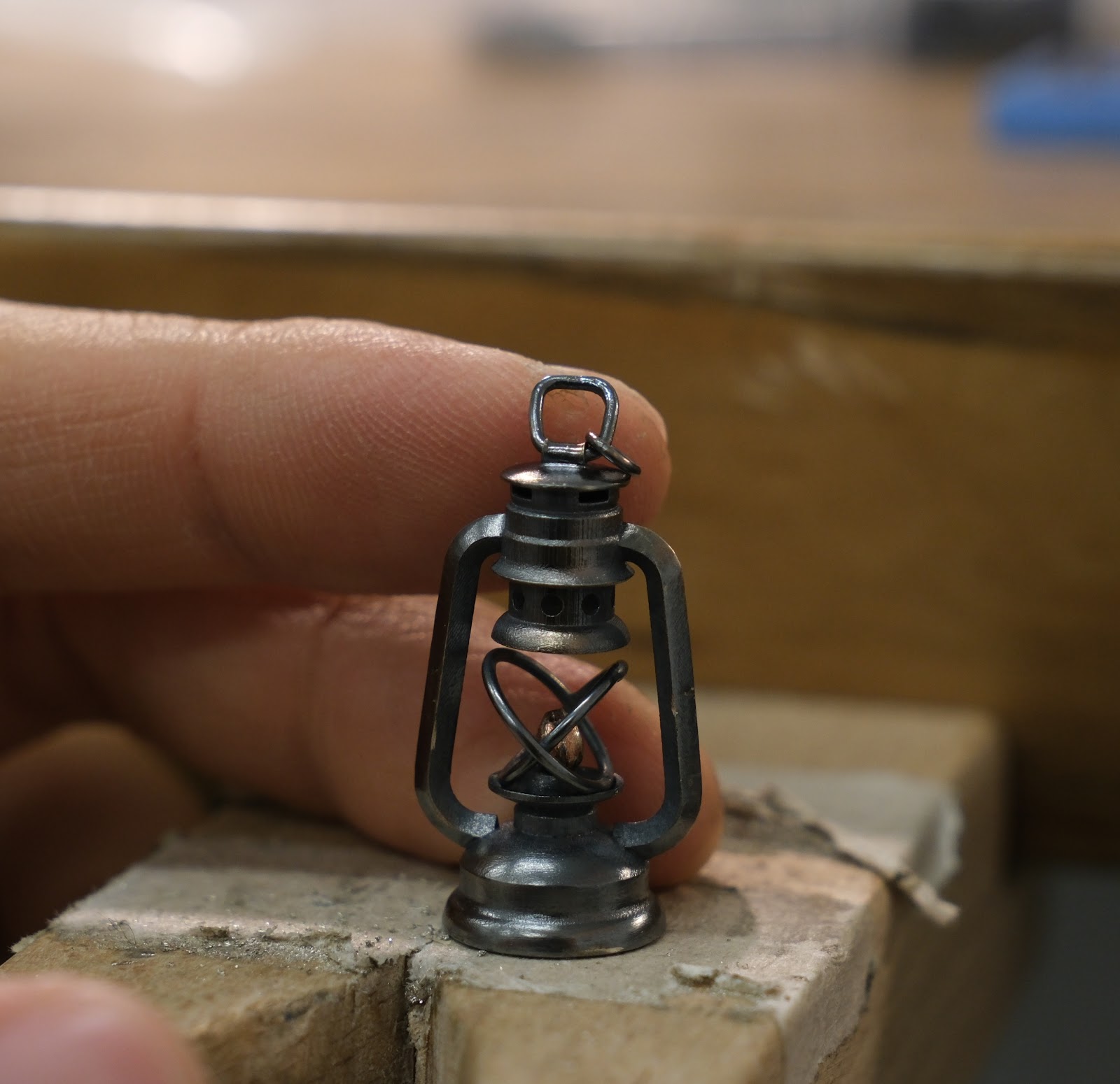 迷你煤油燈吊墜 image 3
