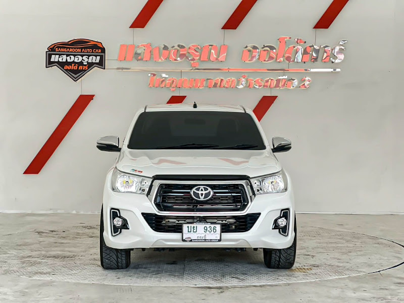 TOYOTA HILUX REVO