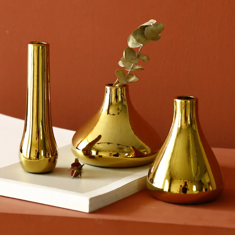 Ceramic flower vase with gold finish, geometric