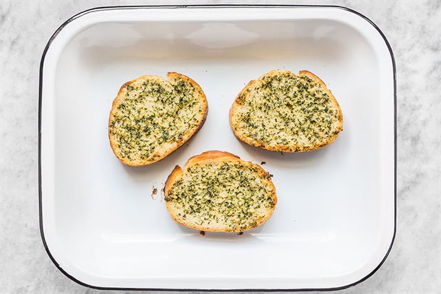 Bánh Mì Nướng Bơ Tỏi Béo Thơm