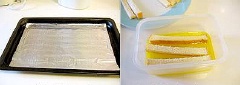 Chuẩn bị khay nướng bánh, bọc một lớp giấy bạc phủ lên mặt khay. Bật lò lên 200 độ C trước 5 phút. Lấy bánh mì nhúng vào bơ chảy, nhúng cho đều hai mặt rồi xếp lên khay. 