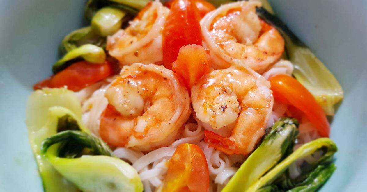 Mì trộn tôm nõn và cải chíp