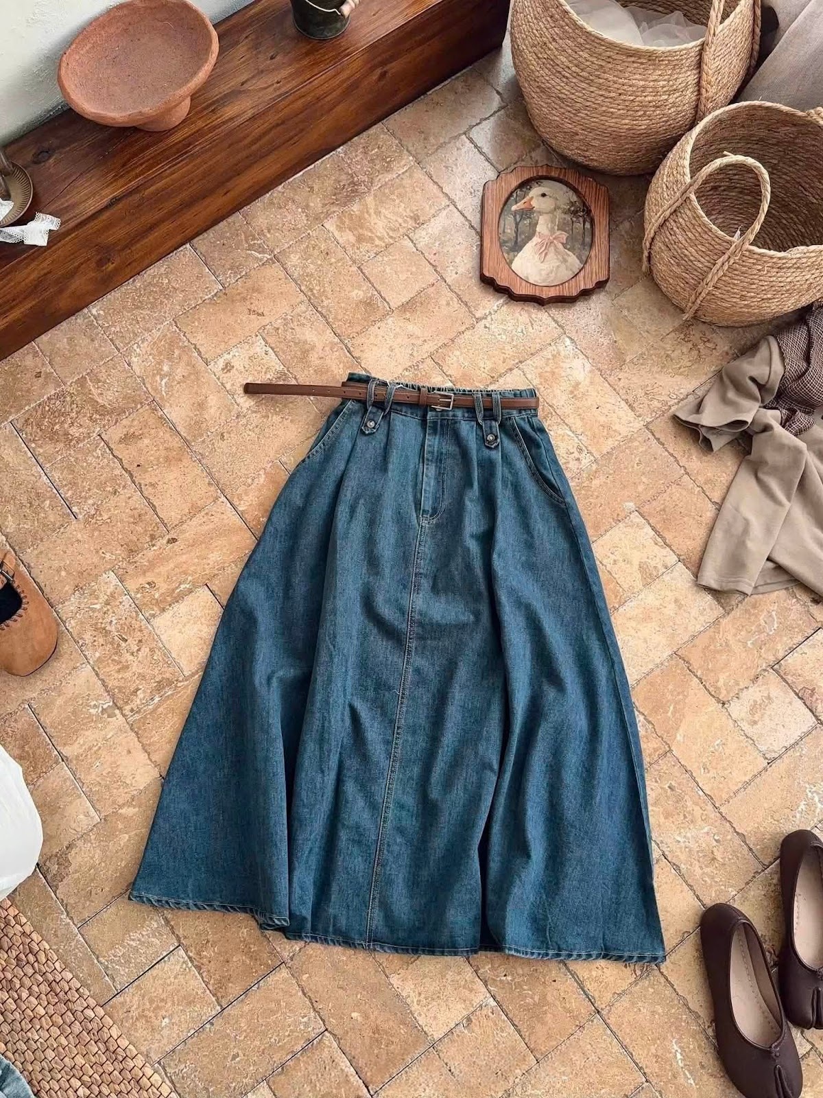 Chân váy dài jean xòe đính đai đinh lưng chun XONXEN SHOP 88820 – Image 12