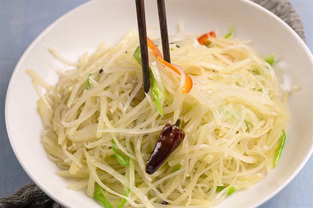Khoai Tây Xào Ớt Dầu Mè