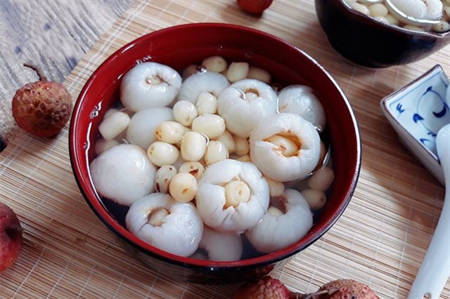 Chè Vải Hạt Sen Thanh Mát