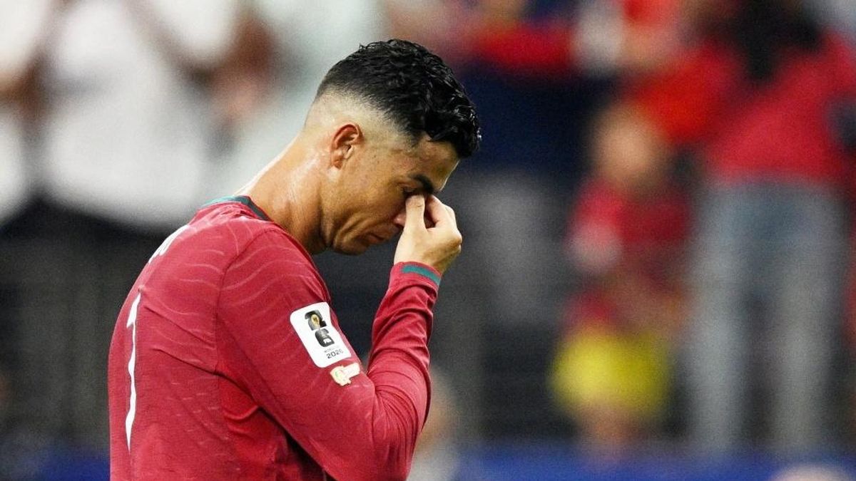 Ibra: 'Muốn vô địch World Cup, Martinez phải dám cho Ronaldo dự bị' - Tạp chí Tri thức