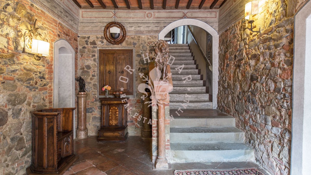 קסטלו דלי סטנדארדי (Castello degli Stendardi) — 2