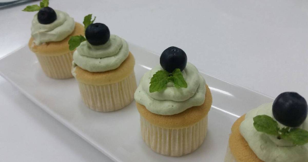 Whipped cream cake