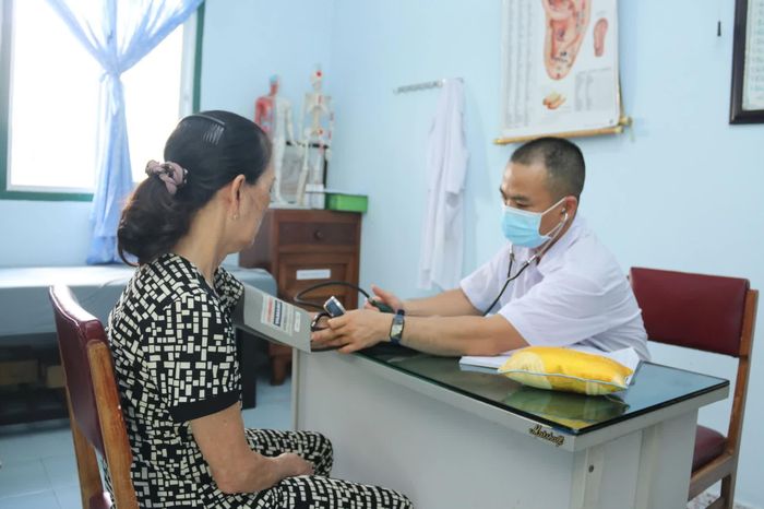 Gieo mầm nhân ái bằng y học cổ truyền - Báo Khánh Hòa