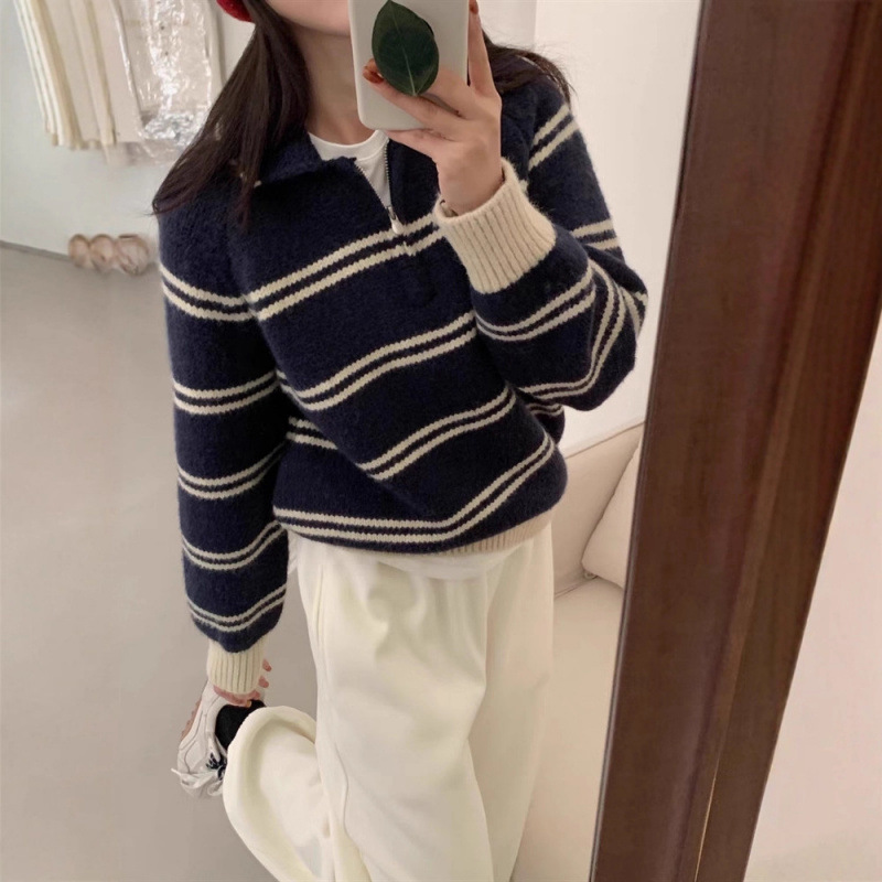 Damen-Strickpullover mit Reißverschluss und Streifenmuster
