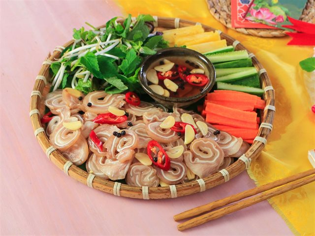 Tai Heo Cuộn Ngâm Mắm