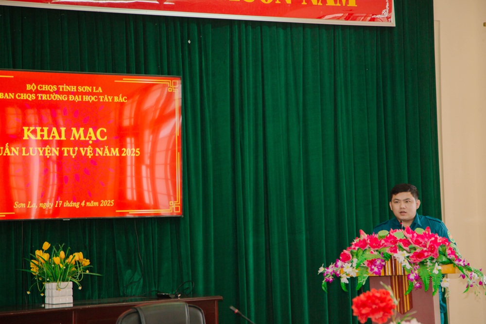 Ban chỉ huy Quân sự Trường Đại học Tây Bắc khai mạc huấn luyện tự vệ năm 2025